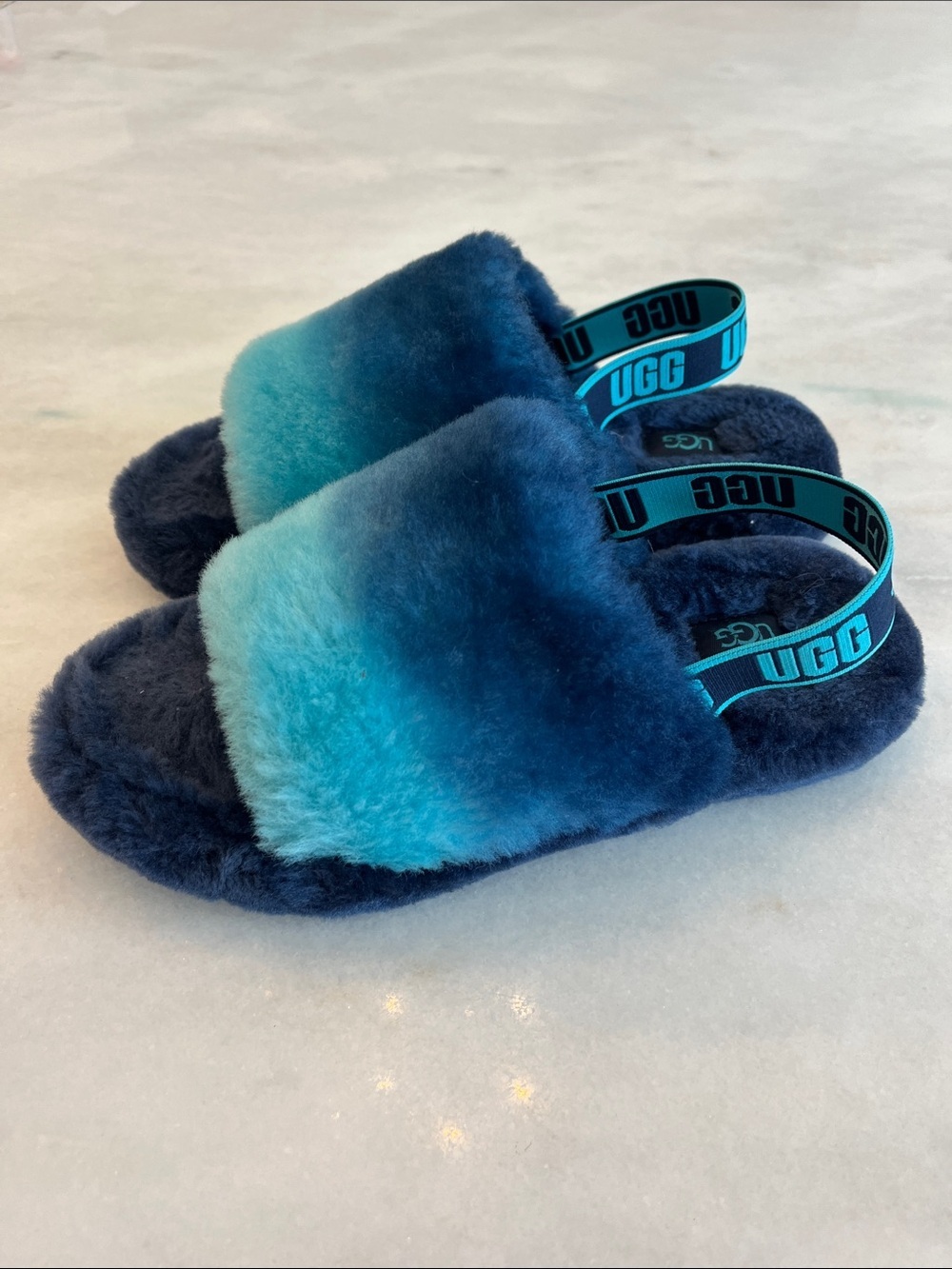 UGG Fluff Yeah Blue Gradient Sheepskin Slide Blue Gradient Ombre Size 5/Women 7
